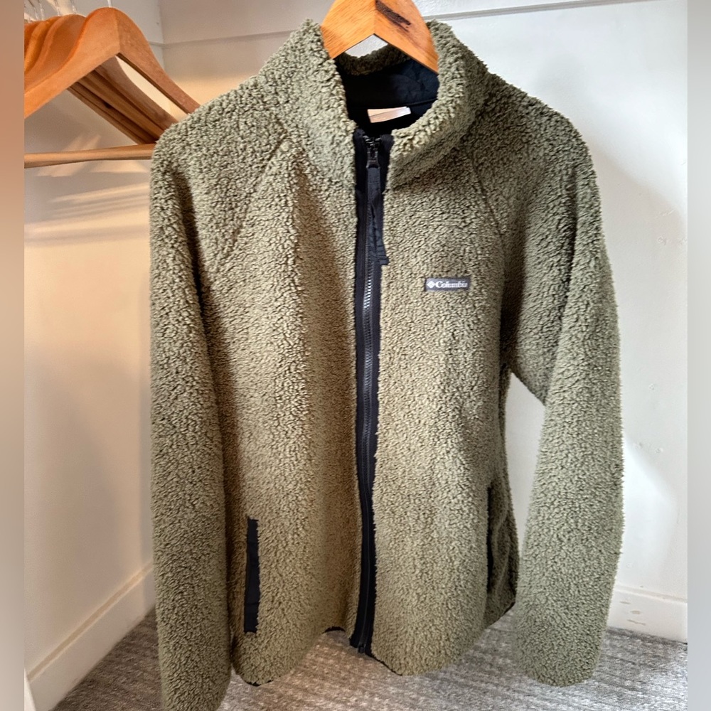 Columbia cozy jacket. Womens XL. Never worn. Olive green